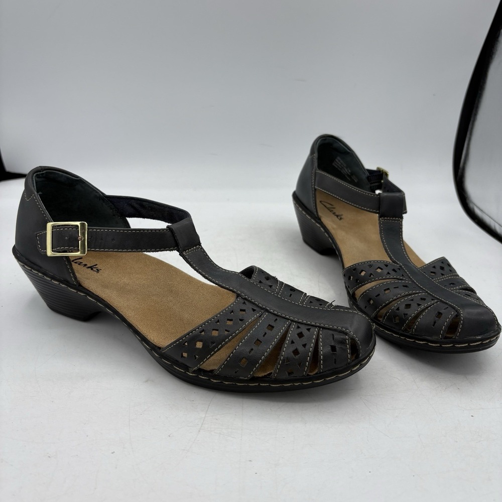 Clarks Shoes Womens Size 7 M Heels Wendy River Navy Blue T Strap Leather